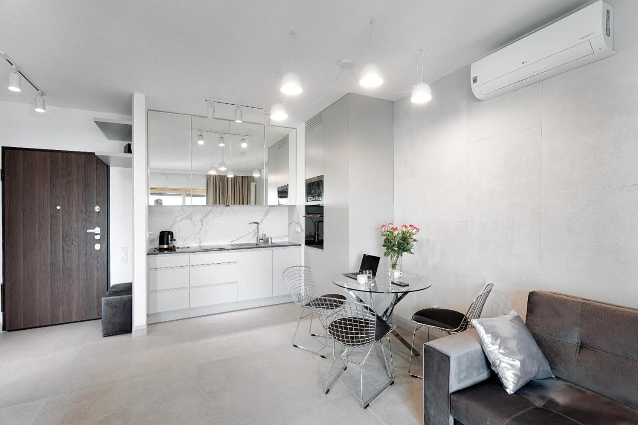Mennica Residence Luxury Location Варшава Екстериор снимка