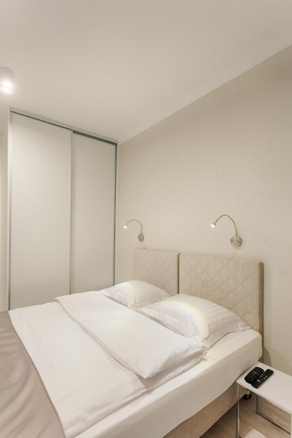 Mennica Residence Luxury Location Варшава Екстериор снимка