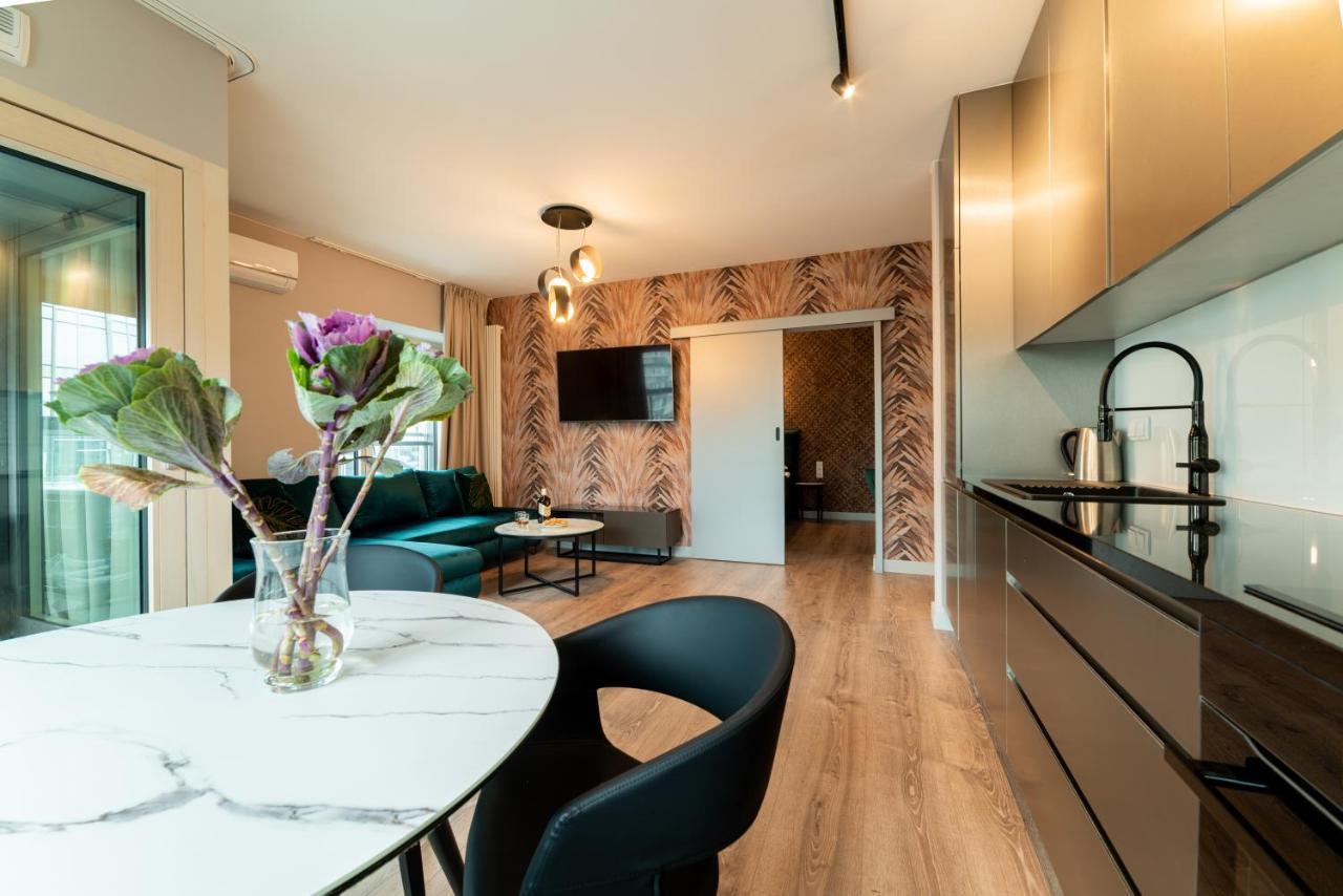 Mennica Residence Luxury Location Варшава Екстериор снимка
