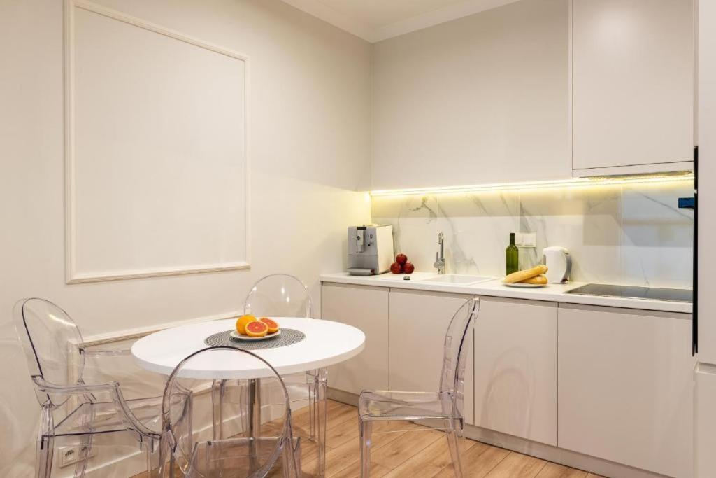 Mennica Residence Luxury Location Варшава Екстериор снимка